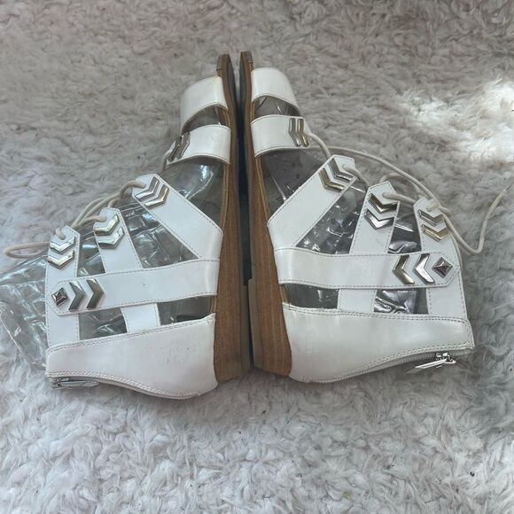 Fergie gladiator synthetic white lace up sandals with silver tone accents SZ 10 - Picture 6 of 11
